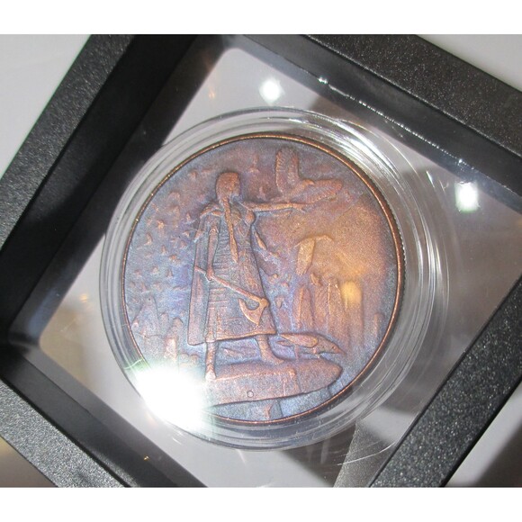 Morrigan the Queen of Battles, 1 Oz Copper Coin-Framed with display Stand - Picture 2 of 7